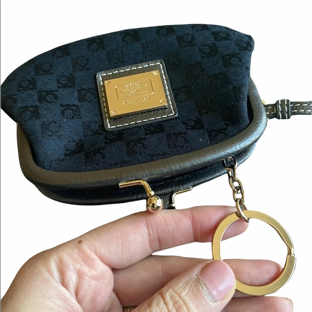 Liz Claiborne Coin Purse Wristlet